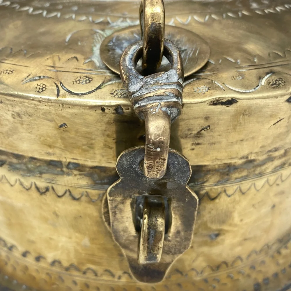 Brass Royal Jewelry Dowry Chapati Box Carving Latch